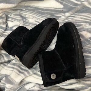 Toddler /baby winter Ugg boots.  Black. Size 6